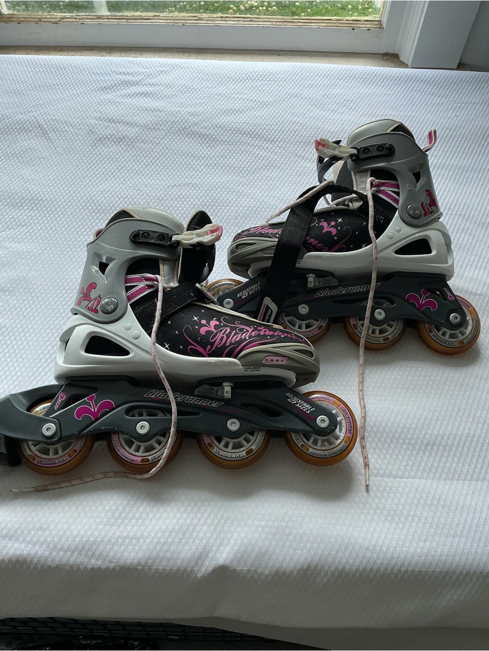 Youth Adjustable Inline Skates - Black and Pink